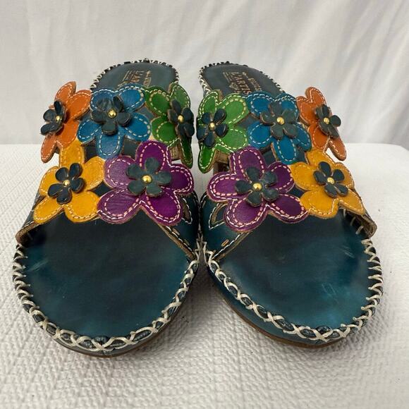 L'Artiste Women's Multicolor Floral Sandals - Picture 2 of 11